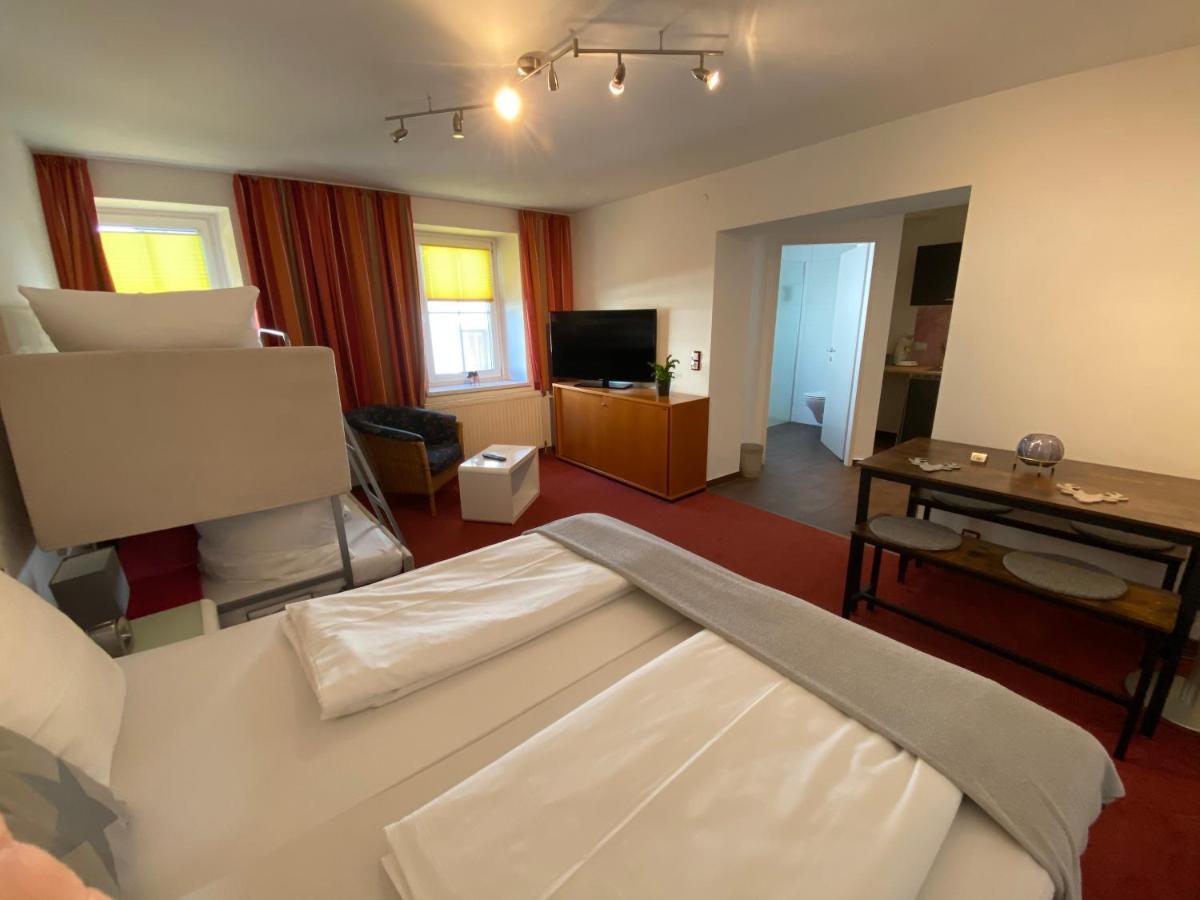 Bed & Rooms, Woergl Exterior foto